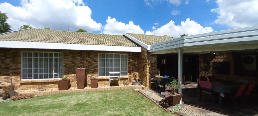 To Let 3 Bedroom Property for Rent in La Provance Free State